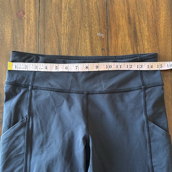 Lululemon Black Cropped Leggings with Ruched Hem Size 8 - Picture 9 of 11